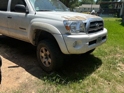 Used 2005 Toyota Tacoma 4x4 Double Cab image 1