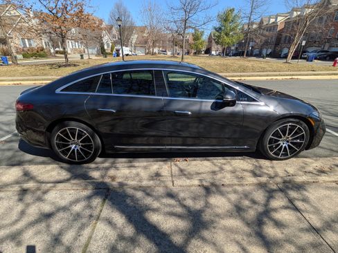 Used 2022 Mercedes-Benz EQS 580 4MATIC Sedan image 5