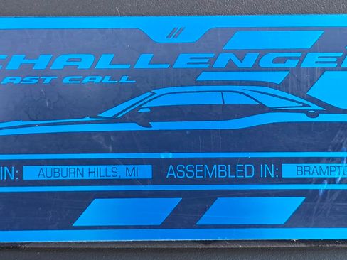 Used 2023 Dodge Challenger SXT w/ Plus Package image 2