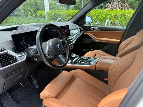 Used 2025 BMW X5 sDrive40i w/ M Sport Package RWD image 11