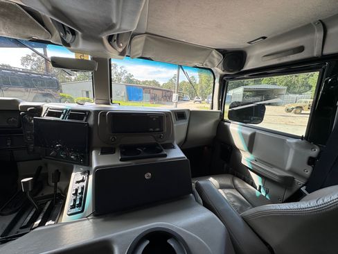 Used 2003 HUMMER H1 Wagon 4D image 17