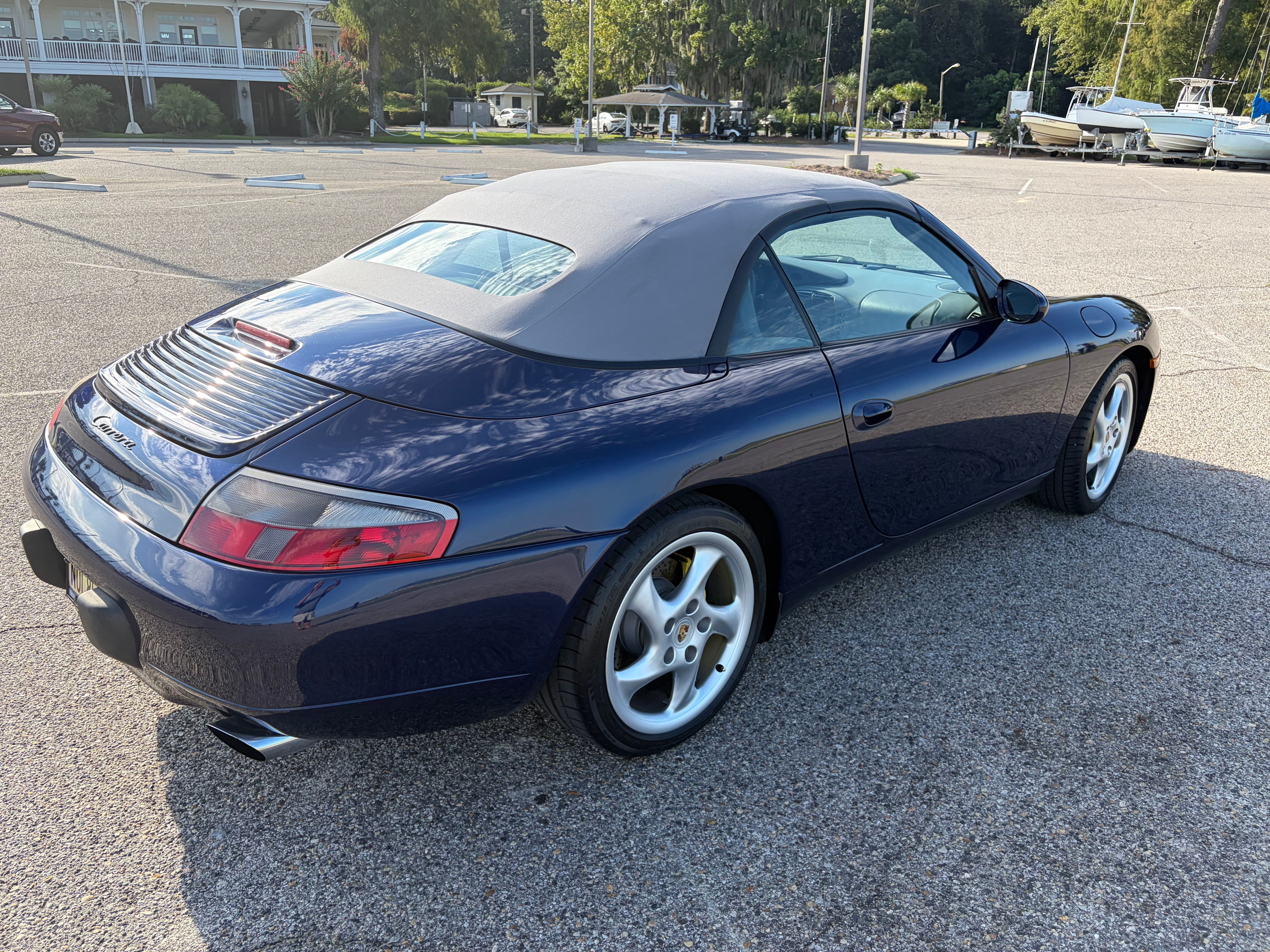 Used 2001 Porsche 911 Carrera RWD image 2