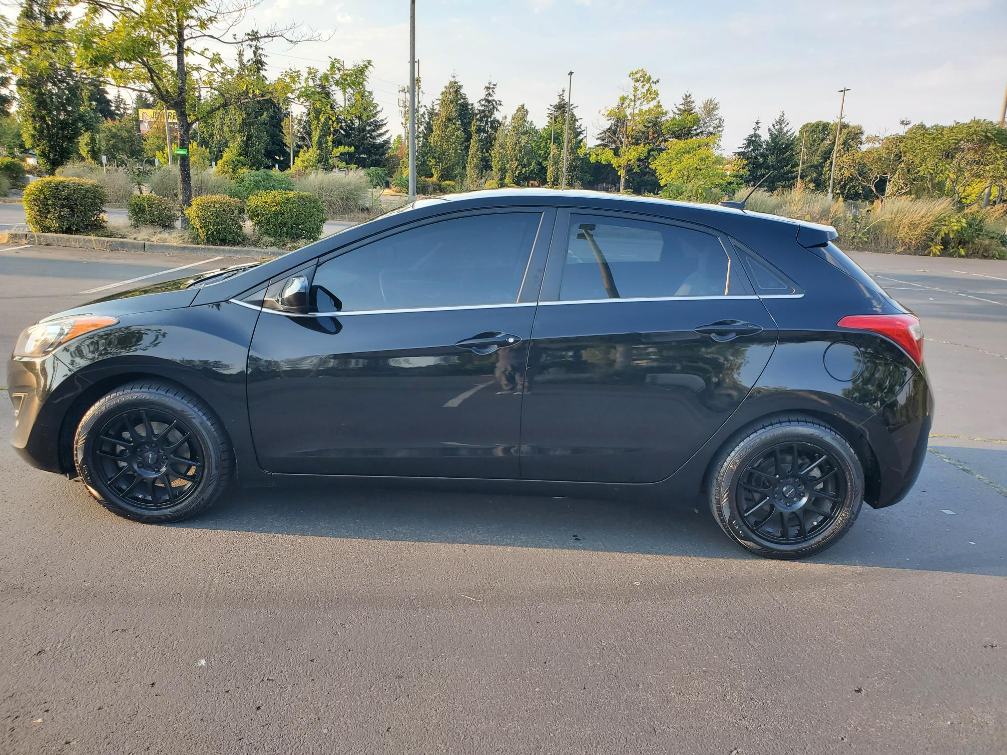 Used 2016 Hyundai Elantra GT FWD image 4