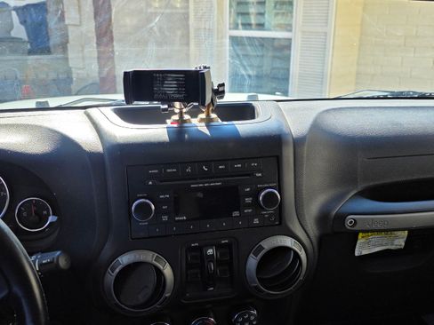 Used 2015 Jeep Wrangler Unlimited Sport w/ Quick Order Package 24S image 12