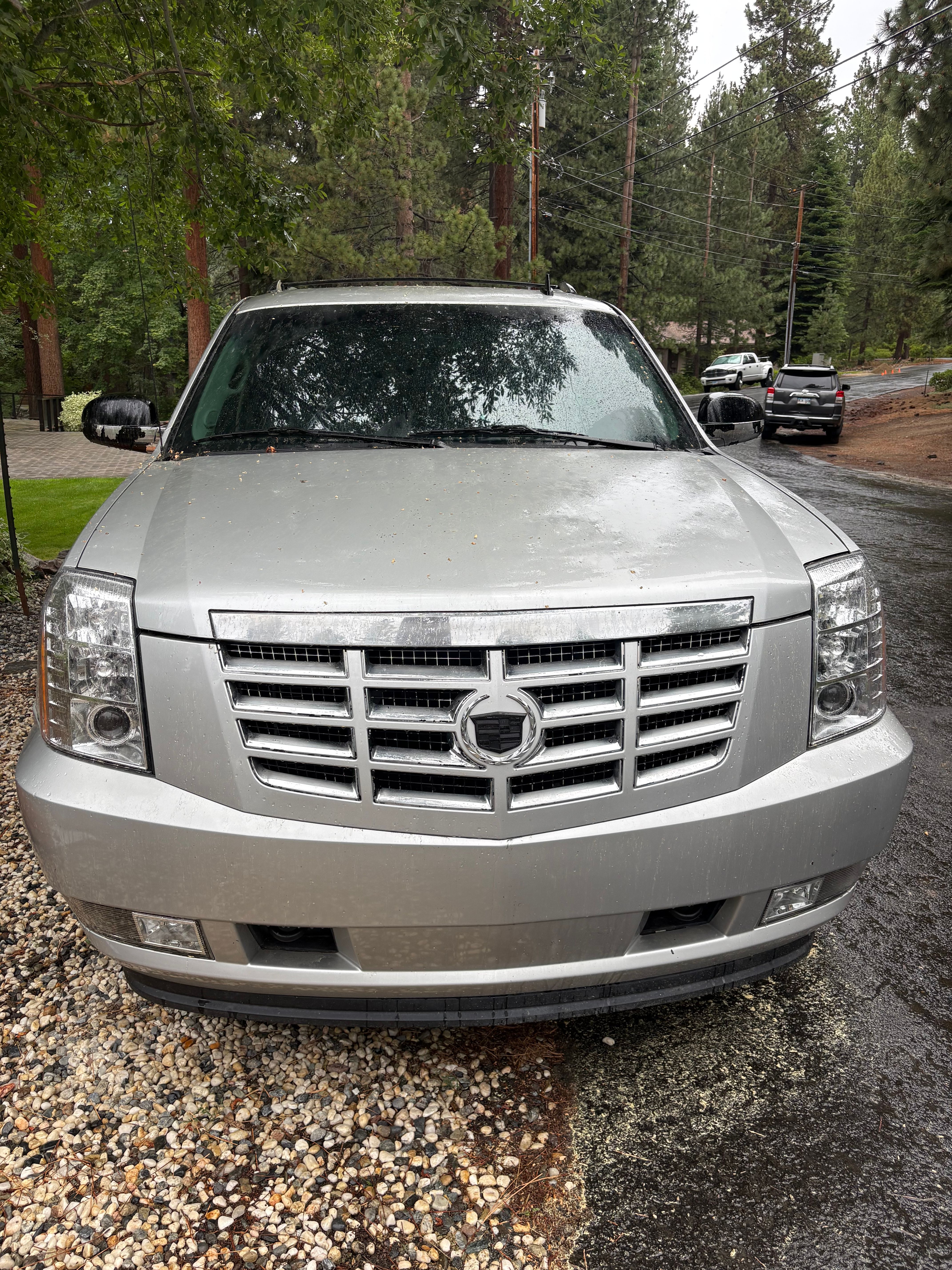 Used 2011 Cadillac Escalade EXT Premium AWD/4WD image 5