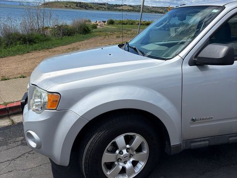 Used 2009 Ford Escape 2WD Hybrid image 2