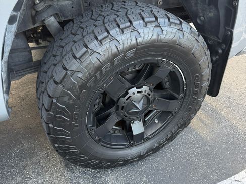 Used 2017 Toyota Tundra SR5 image 6