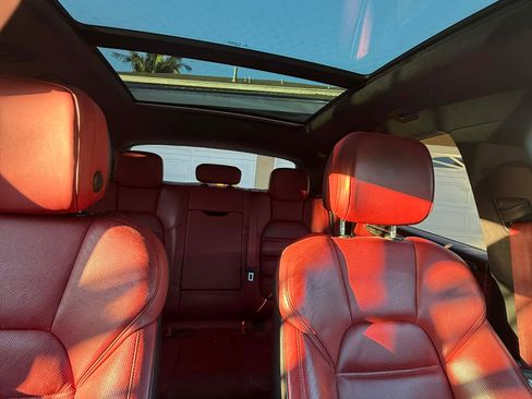 Used 2015 Porsche Macan Turbo image 16