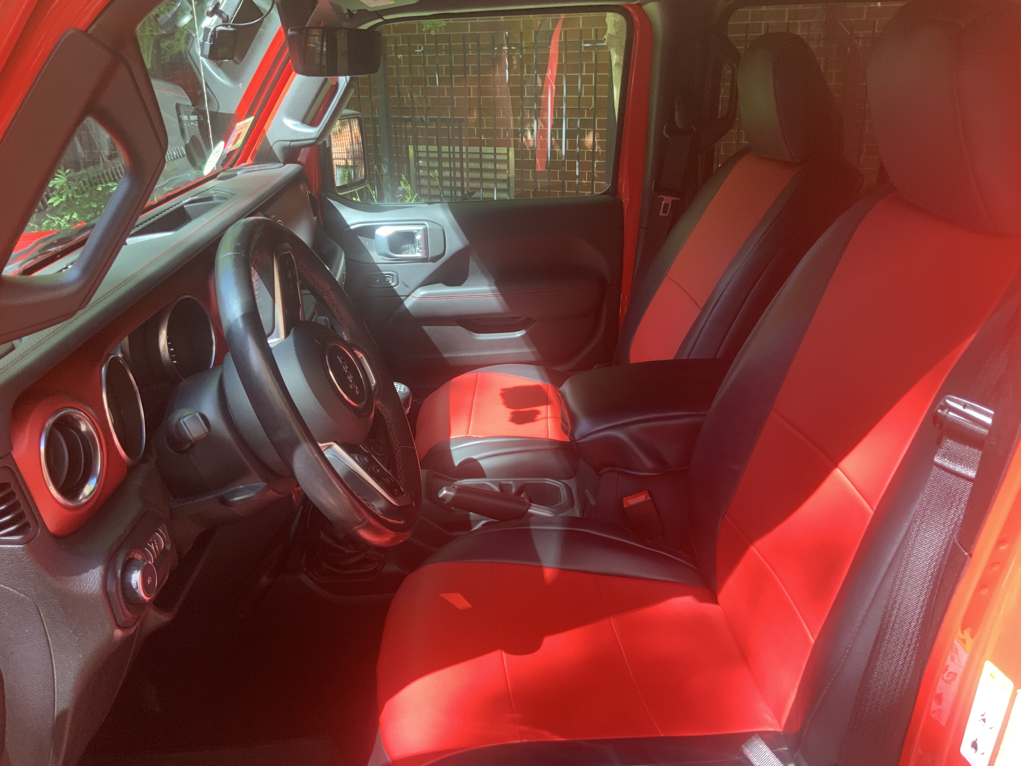Used 2018 Jeep Wrangler Unlimited Rubicon AWD/4WD image 8