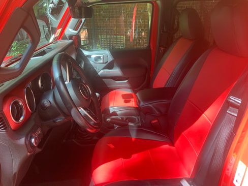 Used 2018 Jeep Wrangler Unlimited Rubicon AWD/4WD image 8