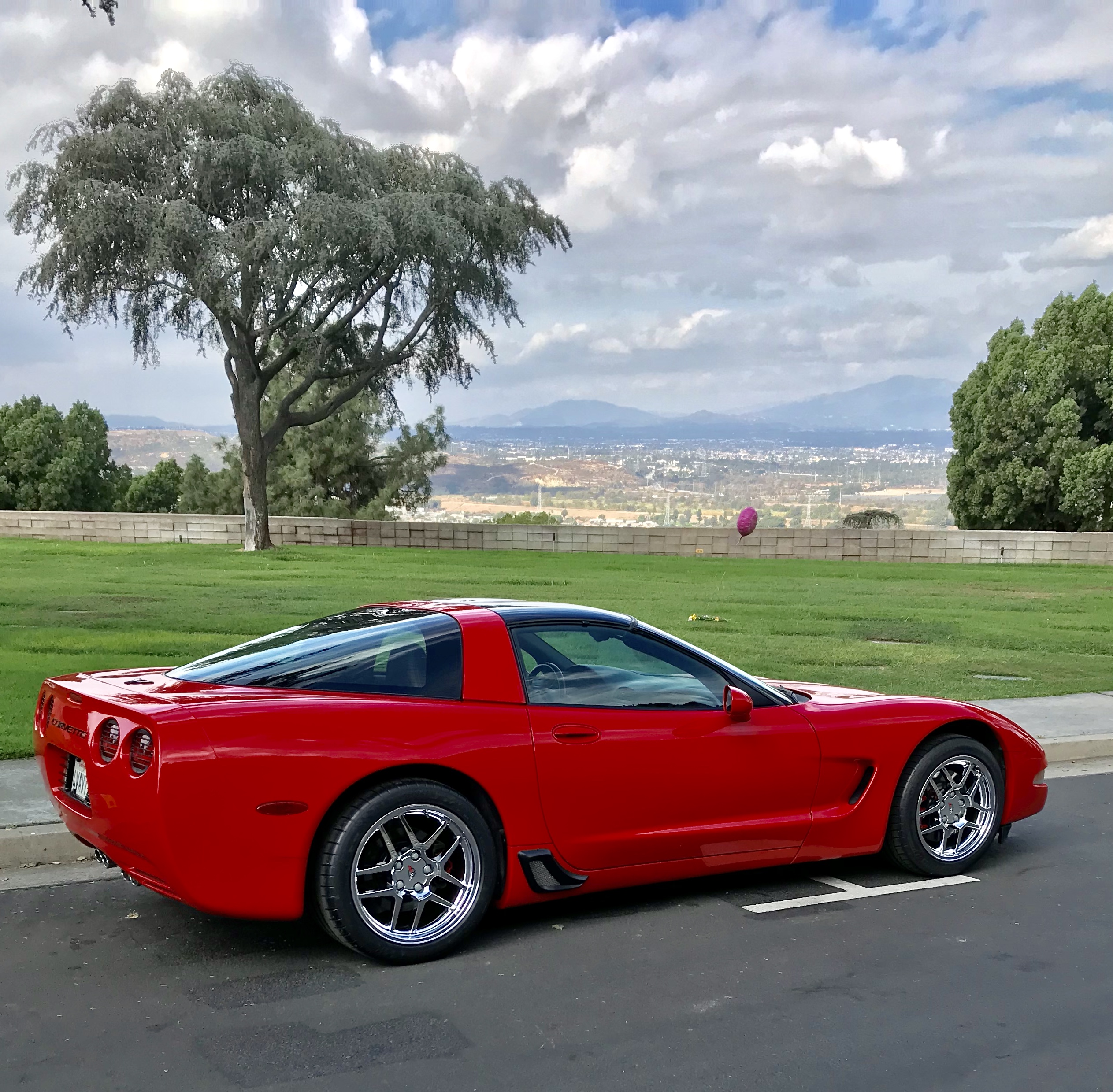 Used 2002 Chevrolet Corvette Coupe w/ Preferred Equipment Group2 RWD image 17