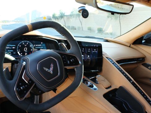 Used 2024 Chevrolet Corvette Stingray Premium Conv w/ Z51 Performance Package image 19