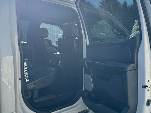 Used 2025 Ford F350 Platinum w/ FX4 Off-Road Package image 23