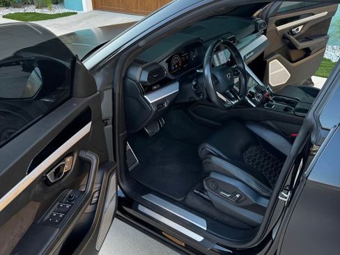 Used 2019 Lamborghini Urus AWD/4WD image 10