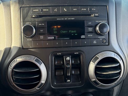 Used 2015 Jeep Wrangler Unlimited Sport w/ Quick Order Package 24S image 16