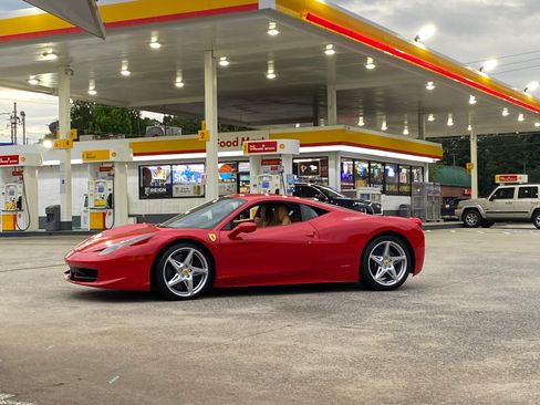 Used 2010 Ferrari 458 Italia Coupe RWD image 1