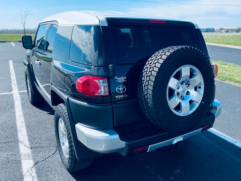 Used 2008 Toyota FJ Cruiser 4WD image 5
