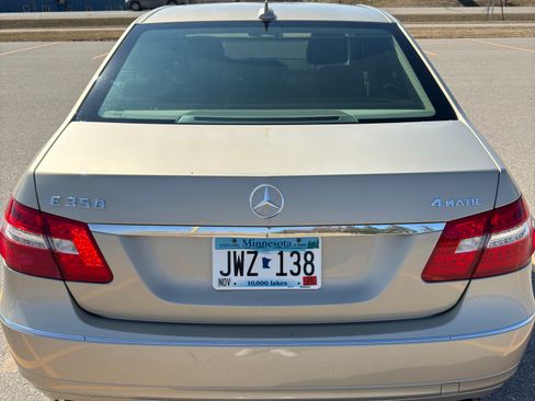 Used 2012 Mercedes-Benz E 350 4MATIC Sedan image 8