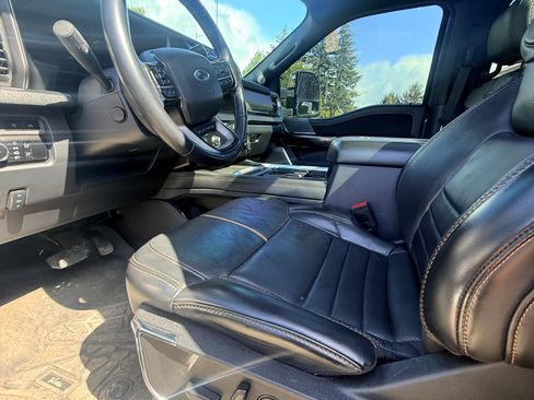 Used 2023 Ford F450 Platinum w/ FX4 Off-Road Package image 16