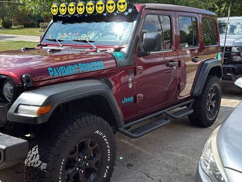 Used 2021 Jeep Wrangler Unlimited Sport AWD/4WD image 12