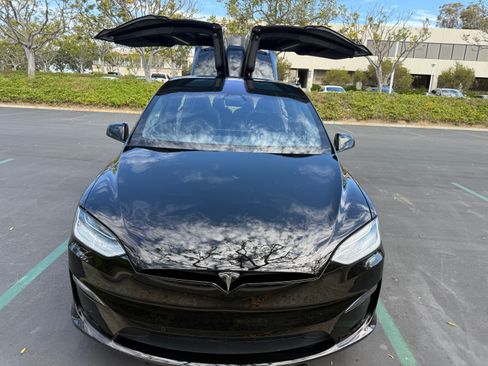 Used 2022 Tesla Model X Plaid image 1