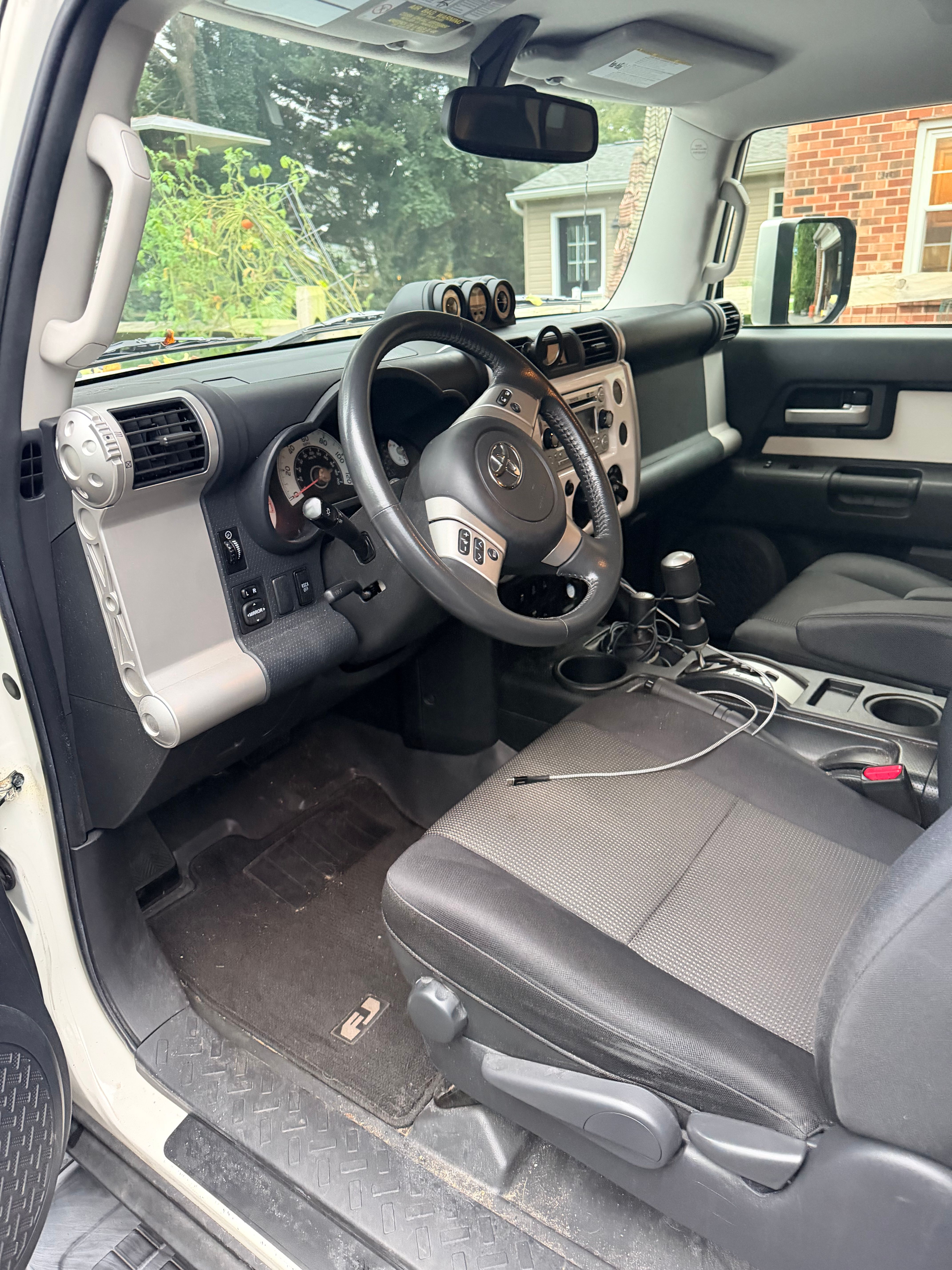 Used 2014 Toyota FJ Cruiser 4WD w/ Upgrade Package image 15