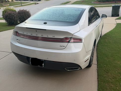 Used 2014 Lincoln MKZ Hybrid FWD image 4