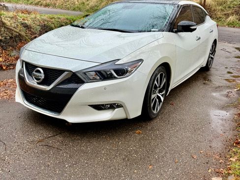 Used 2018 Nissan Maxima Platinum image 1