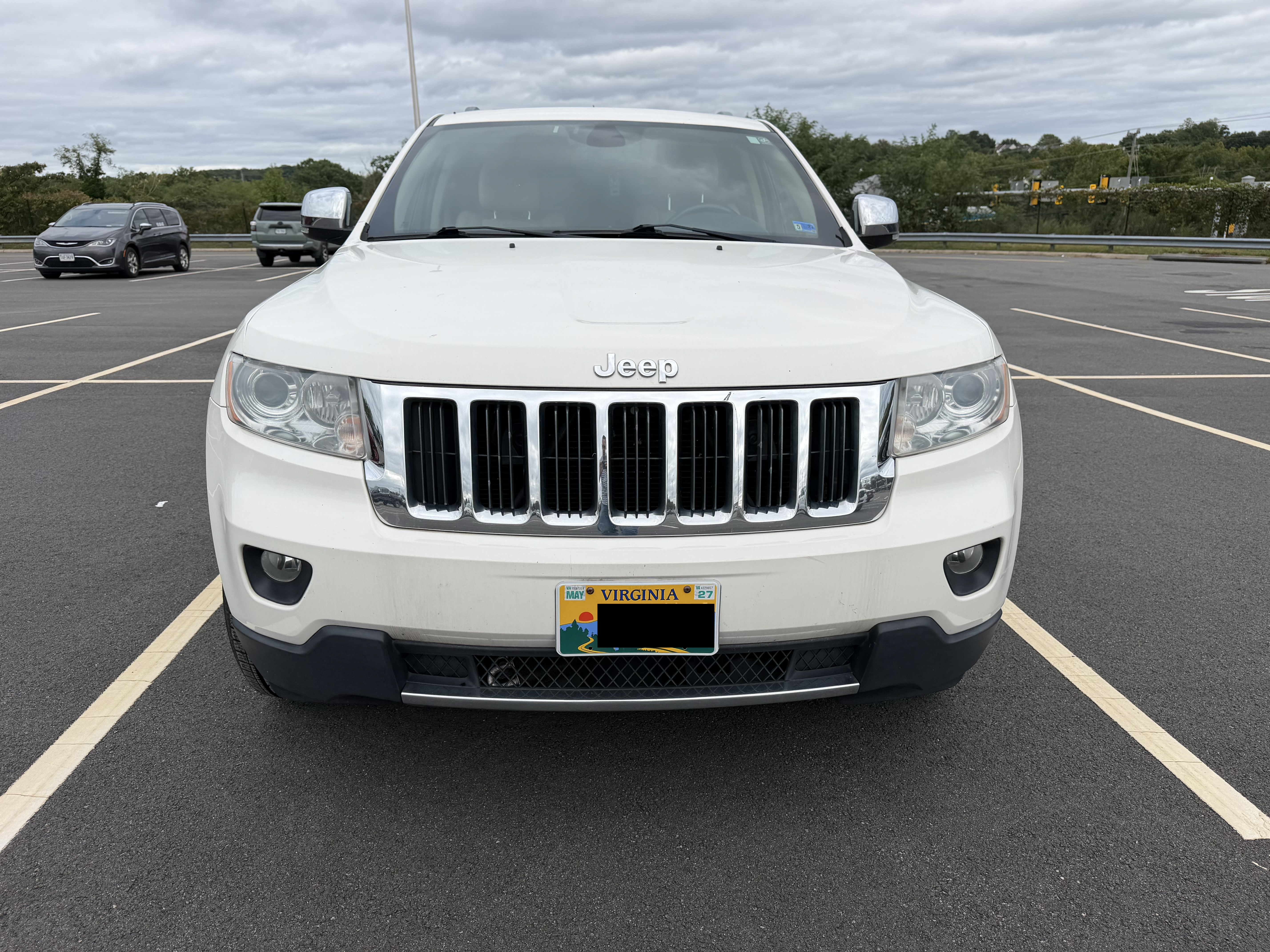 Used 2011 Jeep Grand Cherokee Limited w/ Trailer Tow Group RWD image 4