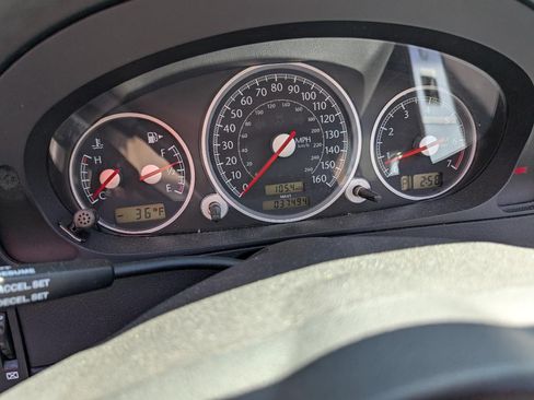 Used 2005 Chrysler Crossfire Limited RWD image 6