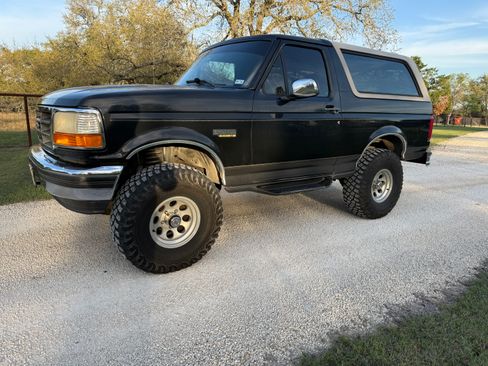 Used 1996 Ford Bronco image 1