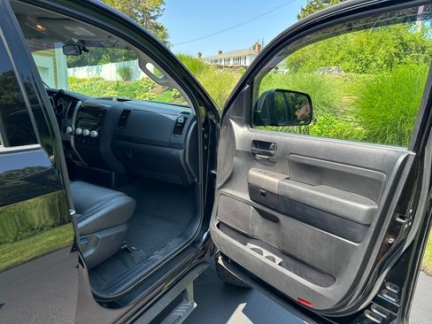 Used 2013 Toyota Tundra 4x4 Double Cab w/ Tow Pkg image 25
