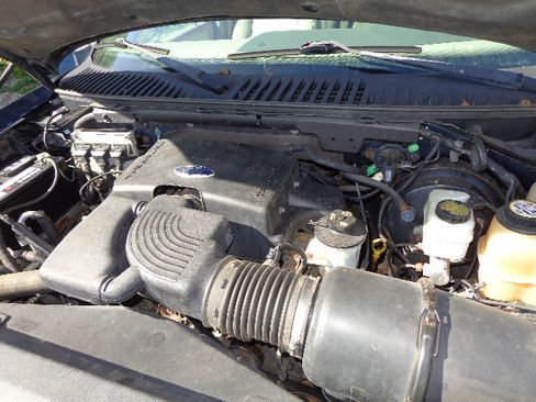 Used 2004 Ford Expedition Eddie Bauer image 29