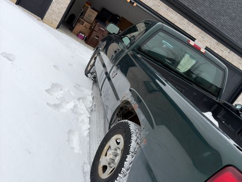 Used 2002 Chevrolet Silverado 1500 2WD Regular Cab w/ Heavy Duty Suspension Pkg image 10