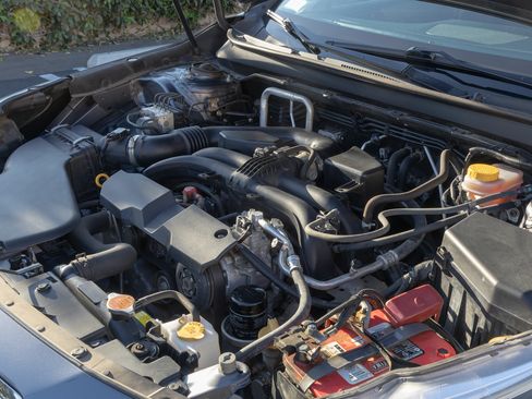 Used 2017 Subaru Outback 2.5i Premium image 11