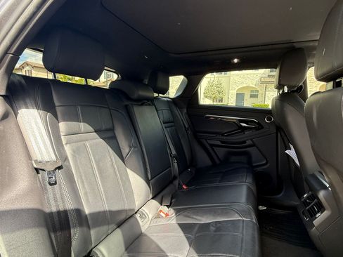 Used 2020 Land Rover Range Rover Evoque SE image 18