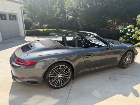 Used 2017 Porsche 911 Carrera RWD image 4