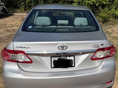 Used 2011 Toyota Corolla LE FWD image 5