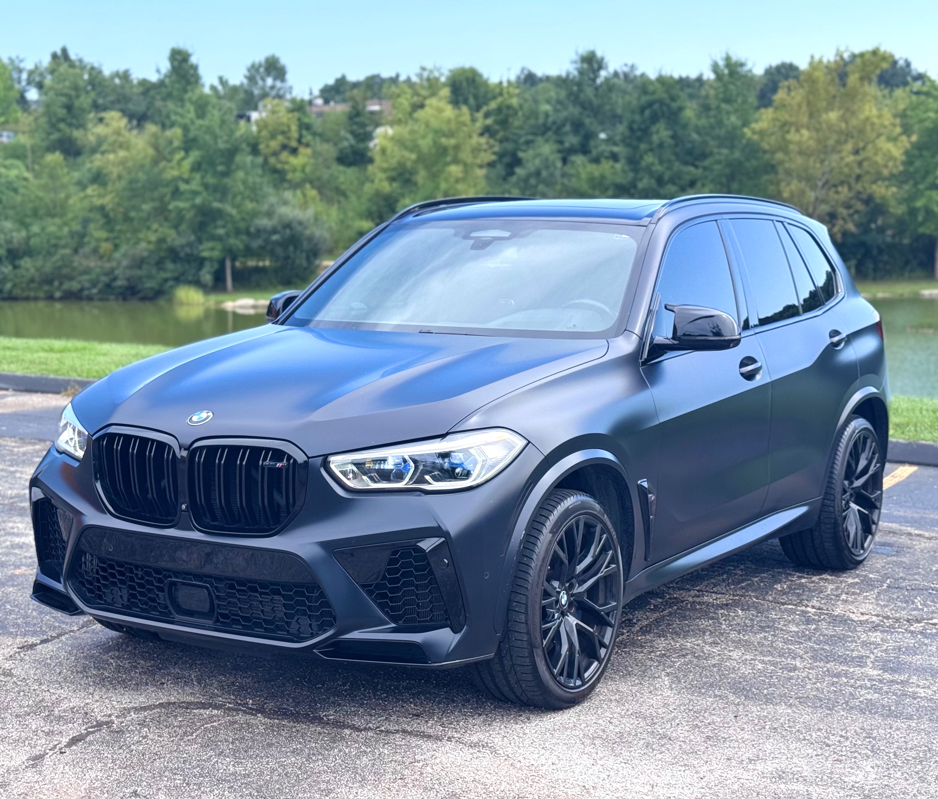 Used 2020 BMW X5 M Competition w/ Executive Package AWD/4WD image 1