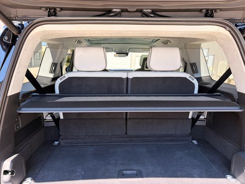 Used 2026 Rivian R1S Premium image 21