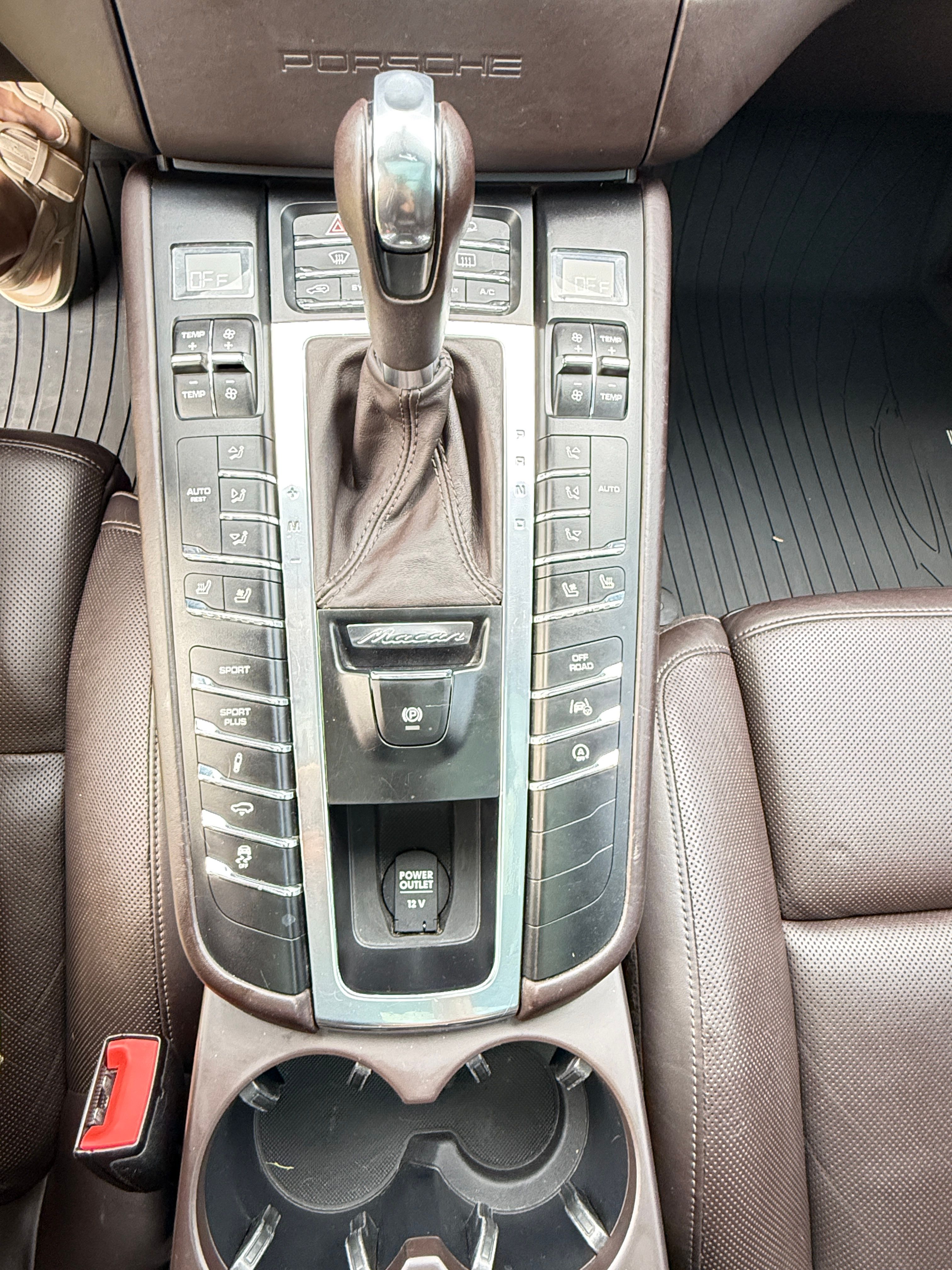 Used 2015 Porsche Macan Turbo AWD/4WD image 8
