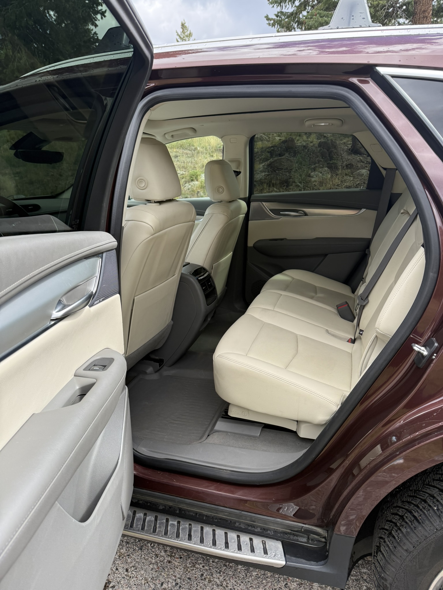 Used 2023 Cadillac XT5 Premium Luxury w/ Technology Package AWD/4WD image 9