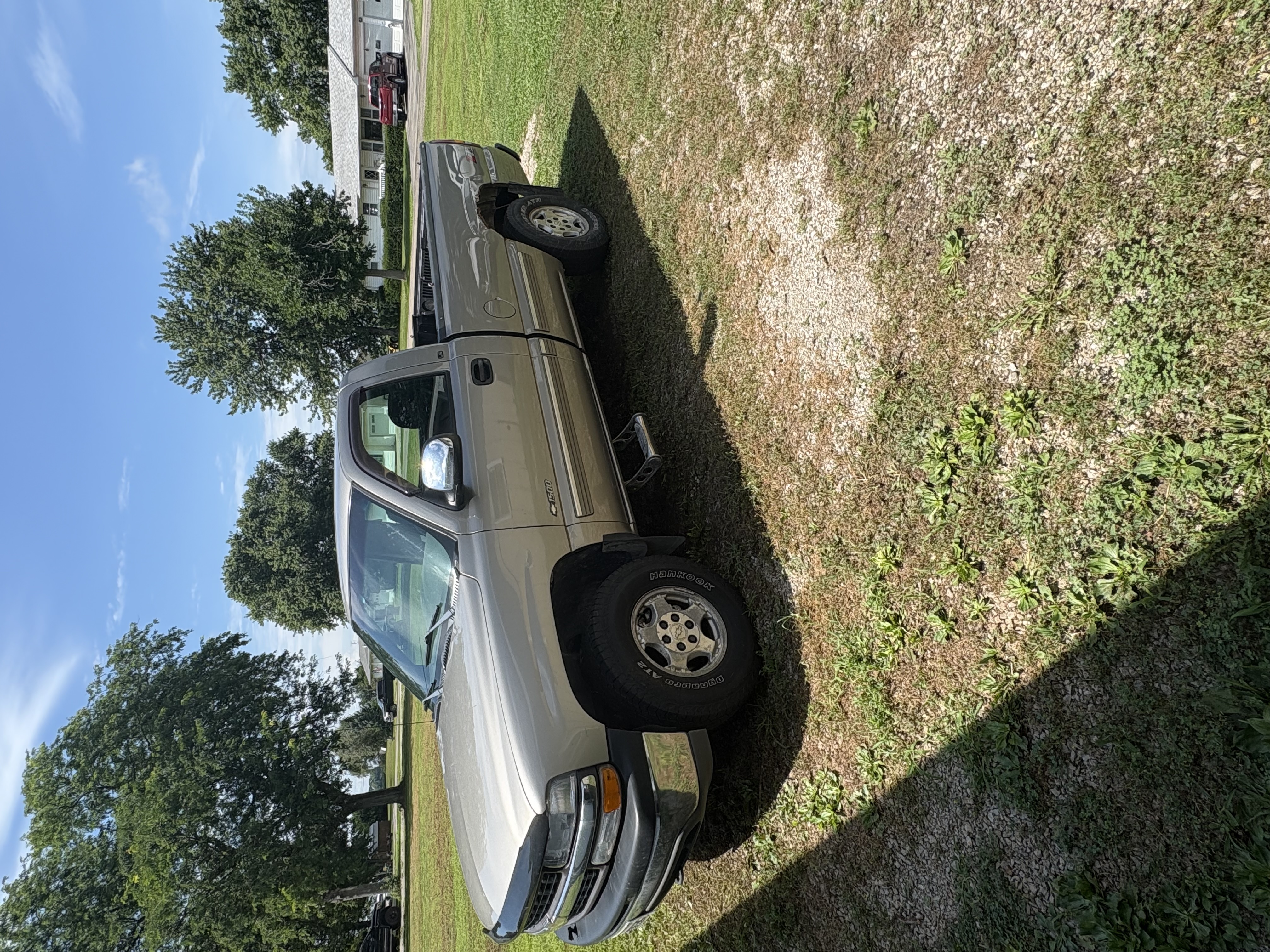 Used 2001 Chevrolet Silverado 1500 LS w/ Off-Road Chassis Pkg AWD/4WD image 1