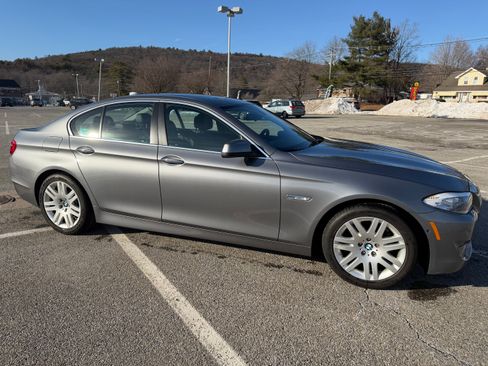 Used 2013 BMW 535i xDrive Sedan AWD/4WD image 4