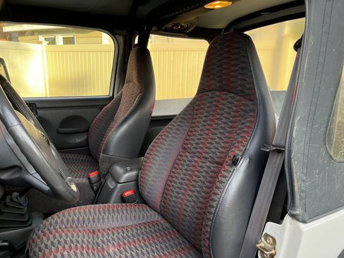 Used 1999 Jeep Wrangler Sport AWD/4WD image 9