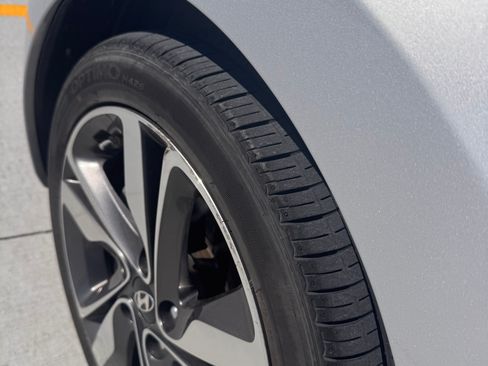 Used 2014 Hyundai Elantra Limited w/ Option Group 03 image 12