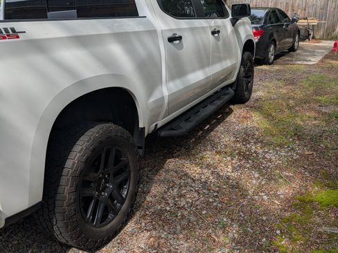Used 2021 Chevrolet Silverado 1500 LT Trail Boss w/ Convenience Package II AWD/4WD image 6