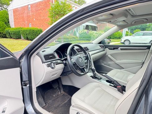 Used 2017 Volkswagen Passat 1.8T SE w/ SE Lighting Package FWD image 11
