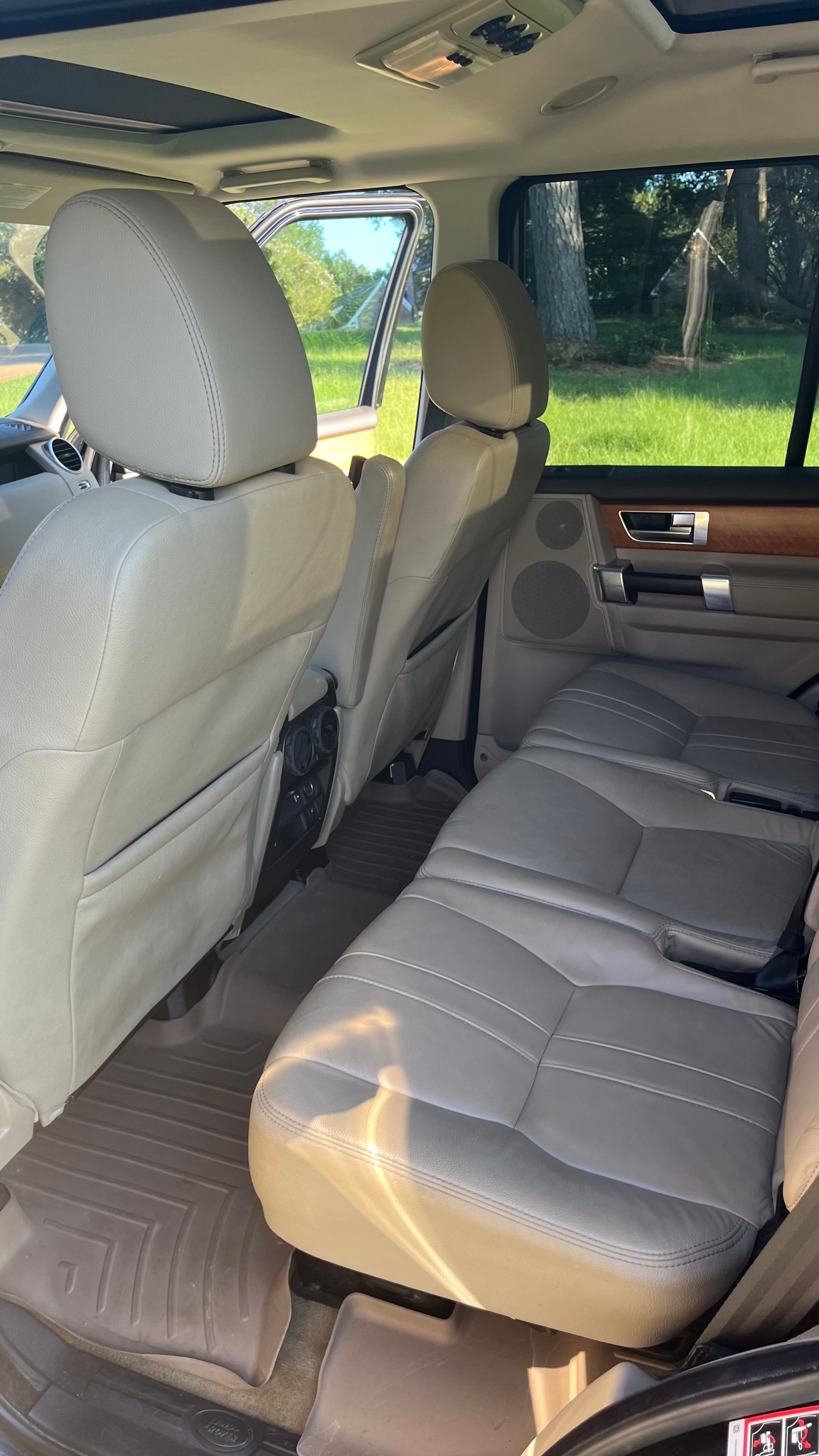 Used 2012 Land Rover LR4 HSE AWD/4WD image 11
