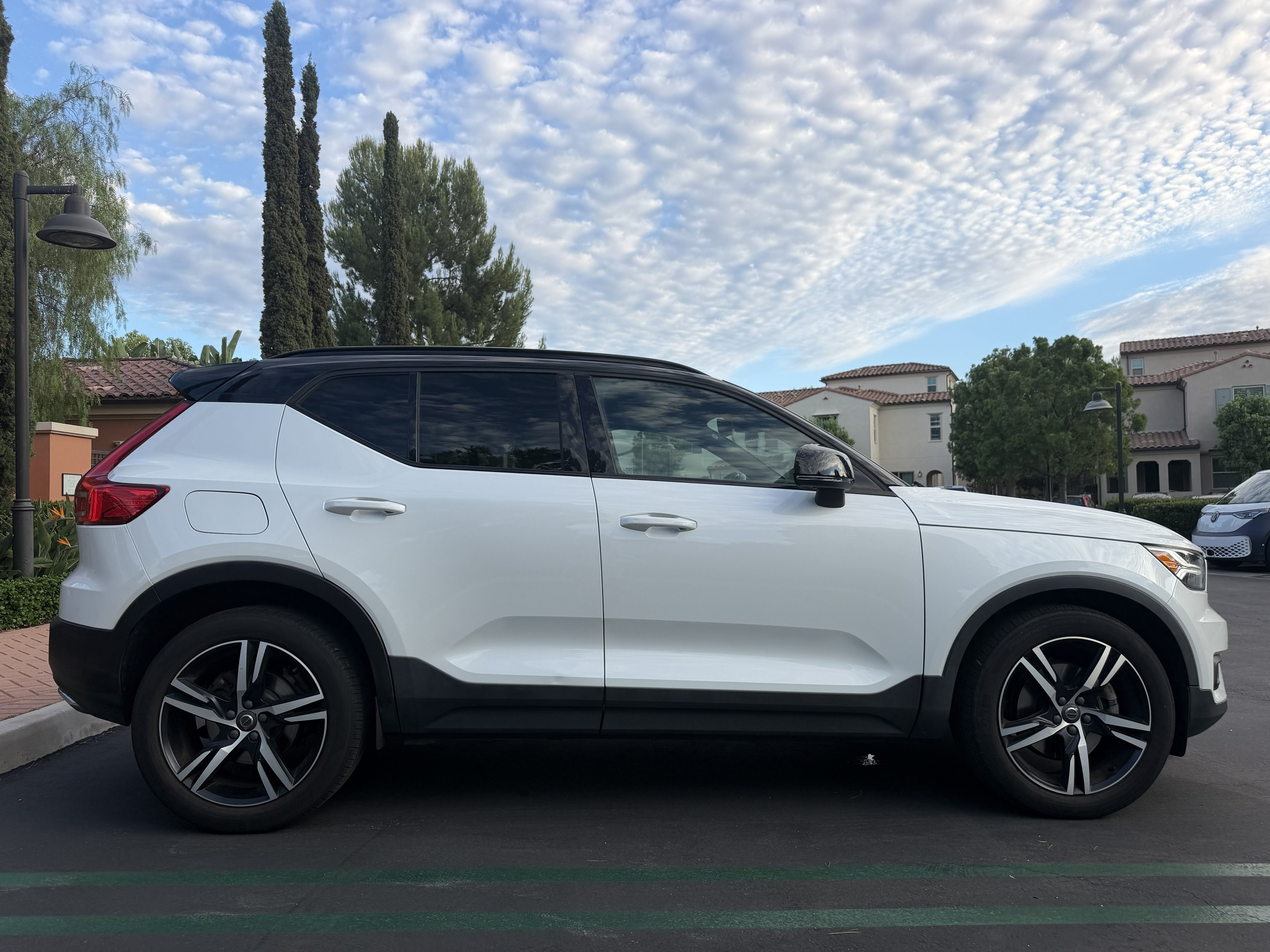 Used 2020 Volvo XC40 T5 R-Design AWD/4WD image 8